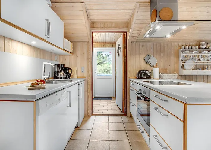 Three-bedroom In Nyaraló *